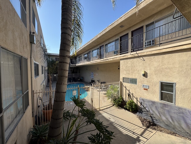 Photo - 4623 La Mirada