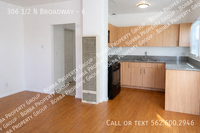 Photo - 306 1/2 N Broadway-6 Unit 6