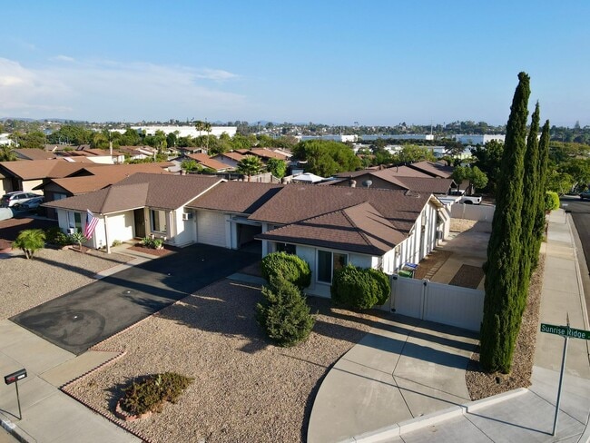 Charming 2 Bedroom in Oceanside 55+ Community - Charming 2 Bedroom in Oceanside 55+ Community House
