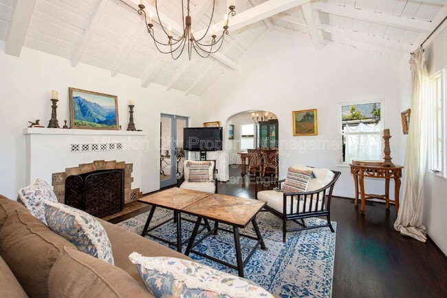 Photo - 2837 Clinton Terrace