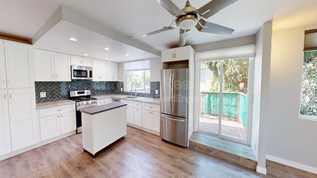 Photo - 4070 Riviera Dr