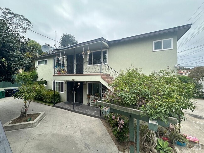 Building Photo - 3152-58 Reynard Way Unit 3156 Rental