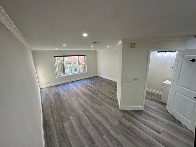 Photo - 720 N Eucalyptus Ave Unit 104