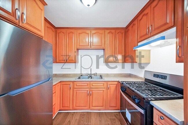 Photo - 2458 Normandie Ave