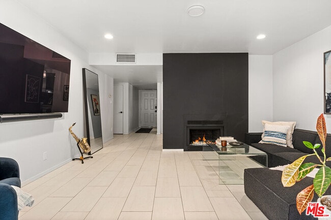 Photo - 2018 Griffith Park Blvd Unit 121