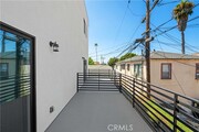Photo - 1039 W 43rd St Townhome
