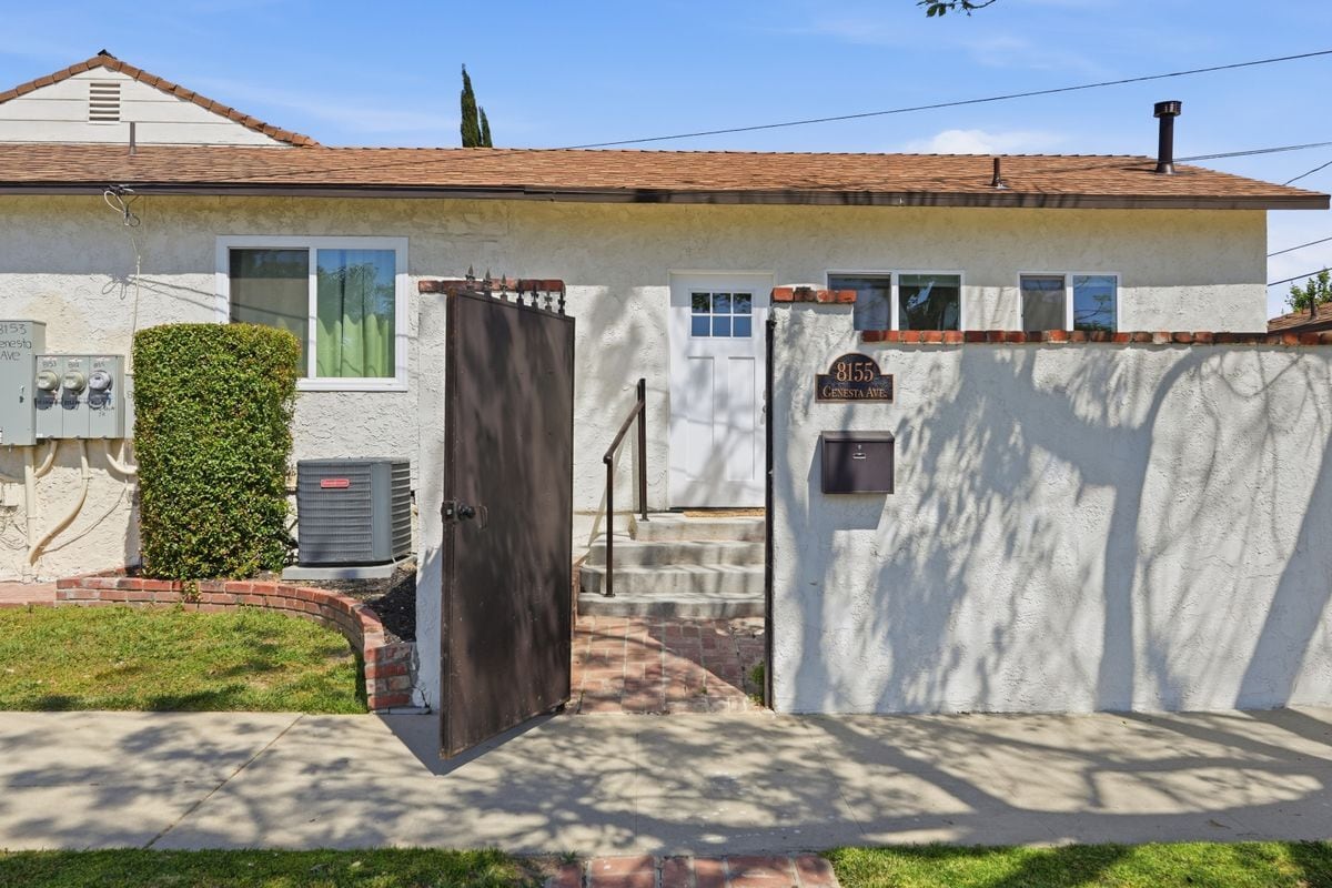 Photo - 8155 Genesta Ave