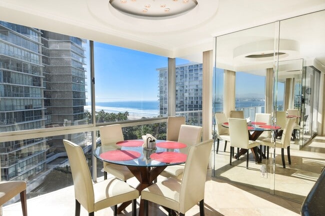 Building Photo - 1810 Avenida Del Mundo Unit Vacation Rental