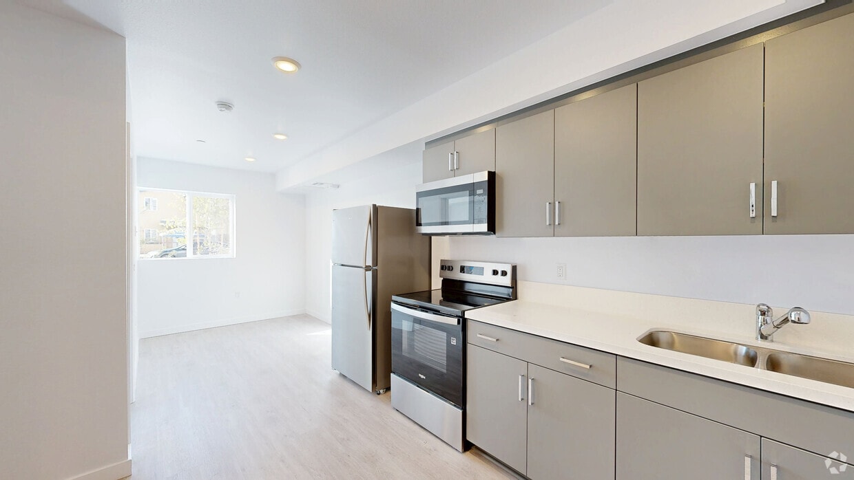 3D Tour - 7524 S Hoover St