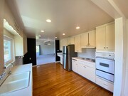 Photo - Unique 4 Bedroom 2 bath Guest Home in Ocea...