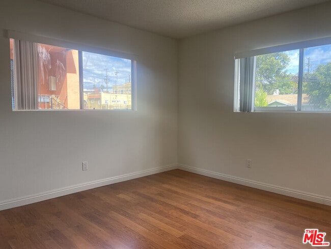 Photo - 1247 N Virgil Ave