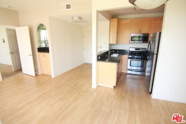 Photo - 884 Palm Ave Unit 301