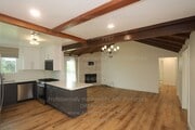 Photo - 829 N Elmwood St