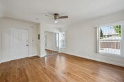 Studio, 1BA - 325SF - 265 S Manhattan Pl