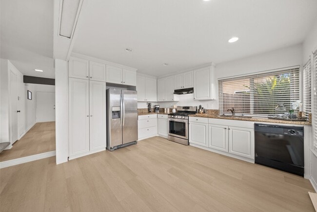 Photo - Exceptional 4 bedroom, 3 baths + loft, 2 s...