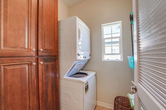 Building Photo - 10454 Zenor Ln