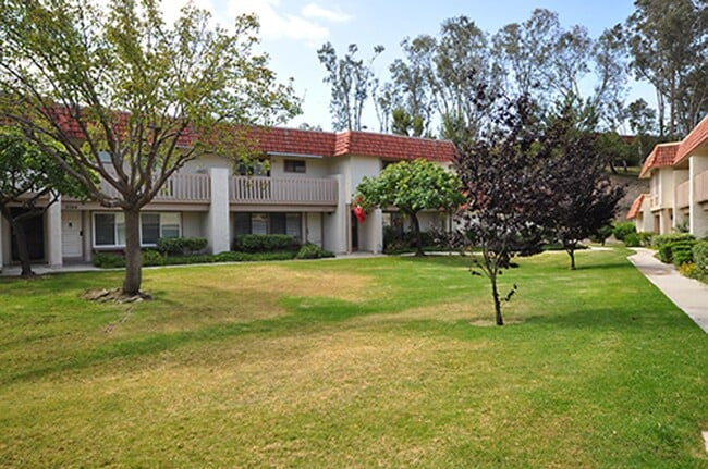 Building Photo - Bright Two-Story 3BR Condo with Spacious F...