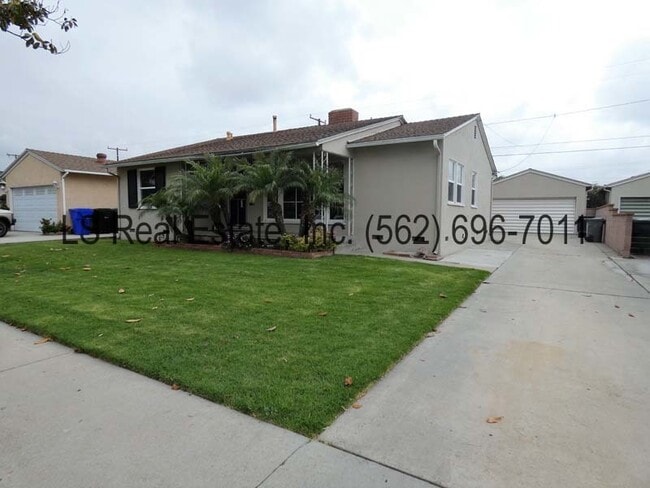 Building Photo - **Available NOW in Whittier!**