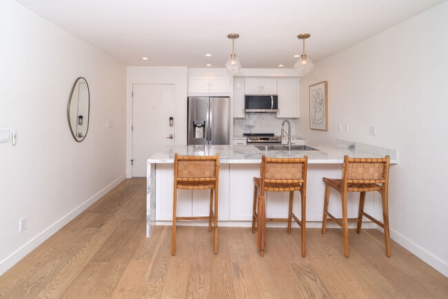 Photo - 750 N Kings Rd Unit 103