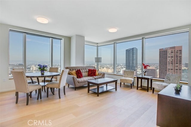 Building Photo - 889 Francisco St Unit 3708