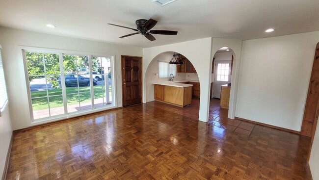 Photo - 3 Bed 2 Bath House With Spacious Family Ro...