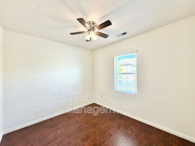 Photo - 33205 Gypsum St