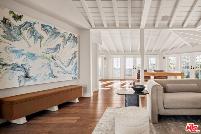 Photo - 12417 Mulholland Dr