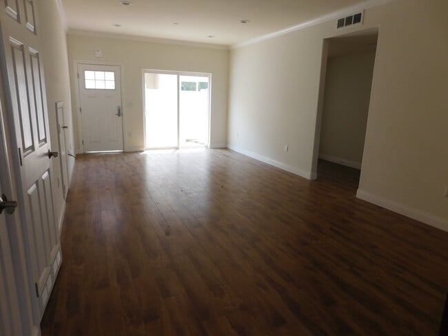 Photo - Tujunga Canyon, 10211-10215 Unit 10215 #108