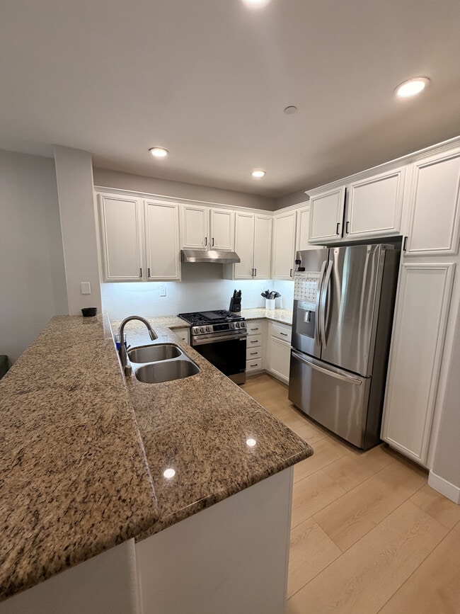 Photo - 1800 E Lakeshore Dr