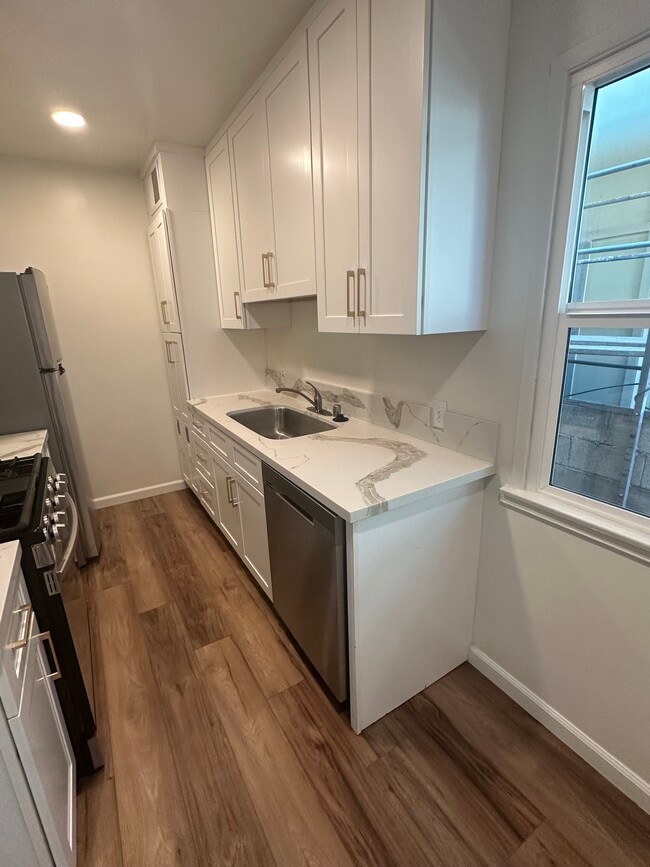 Photo - 1336 Berkeley St Unit 2