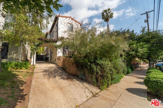 Photo - 2424 Canyon Dr