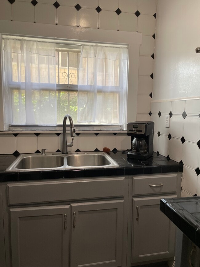 Photo - 4125 S Figueroa St Unit #116