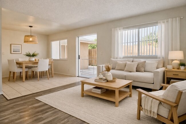 Building Photo - 17092 Emerald Ln Unit D