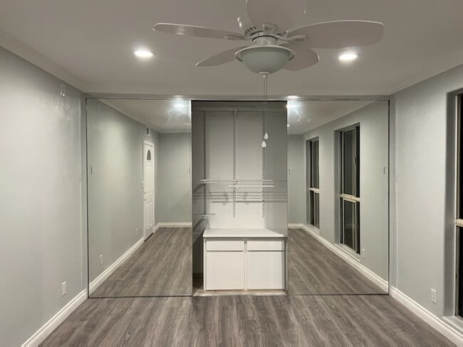 Photo - 6160 Whitsett Ave Unit 8