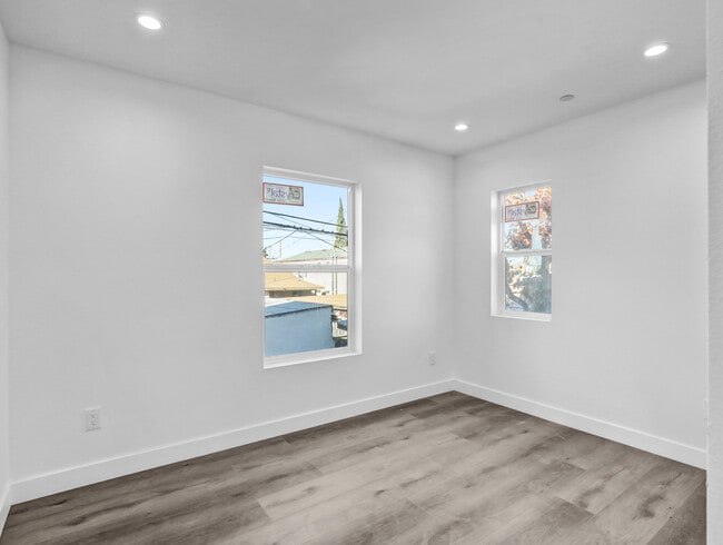 Photo - 1231 S Rowan Ave