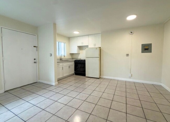 Photo - 322 Benton Wy Unit 6