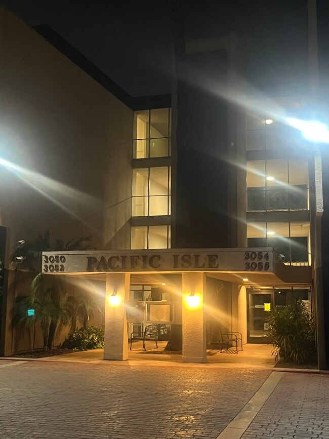 Photo - 3050 Rue Dorleans Unit Rue D'O condo