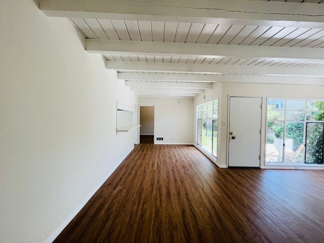 Photo - 1319 Barry Ave Unit 1319