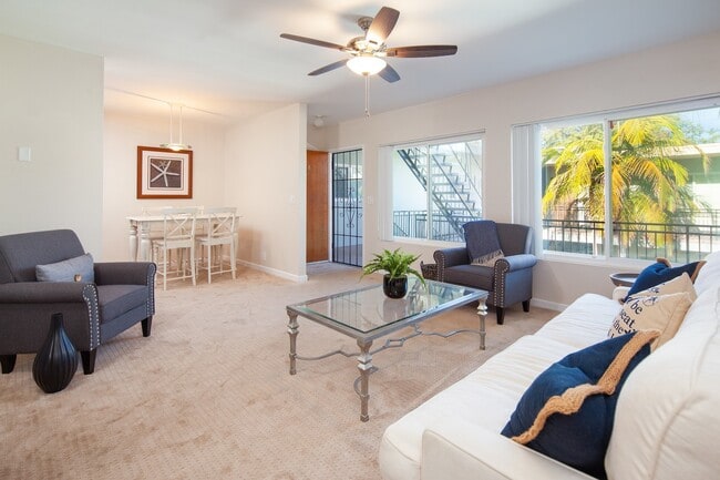 Building Photo - Water, Cable, Trash Included in this Beaut... Unit 26