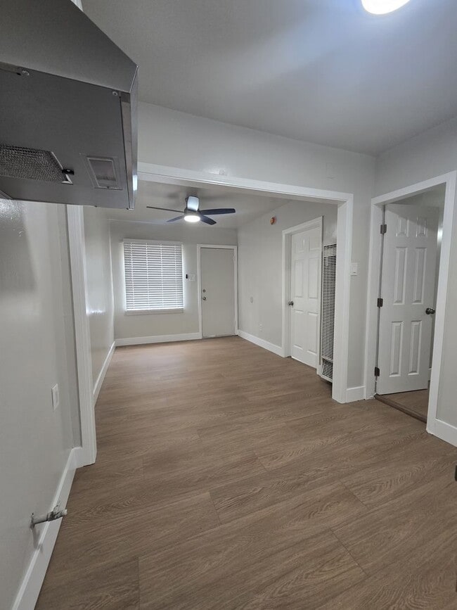 Photo - 10965 S Figueroa St Unit 10