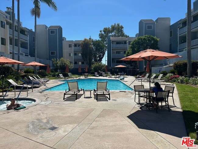 Building Photo - 8162 Manitoba St Unit 111