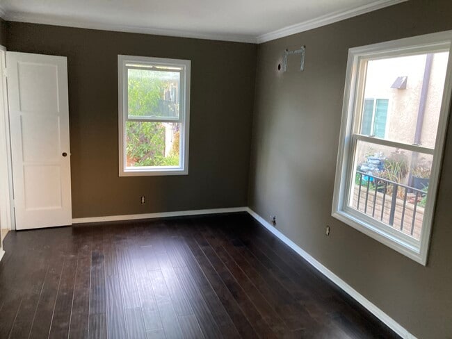 Building Photo - 1526 E Wilson Ave Unit Studio Apartment