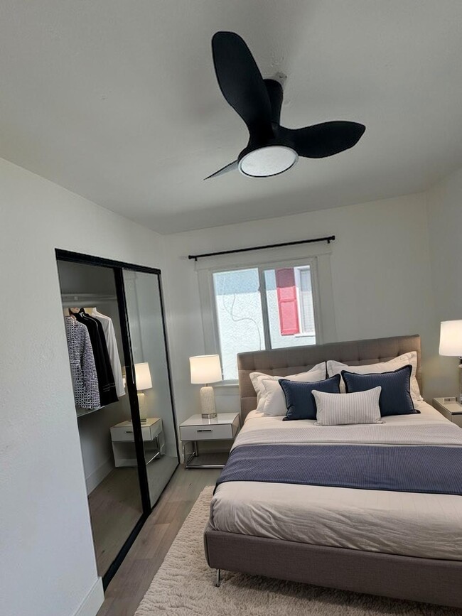 Photo - 605 N Claudina St