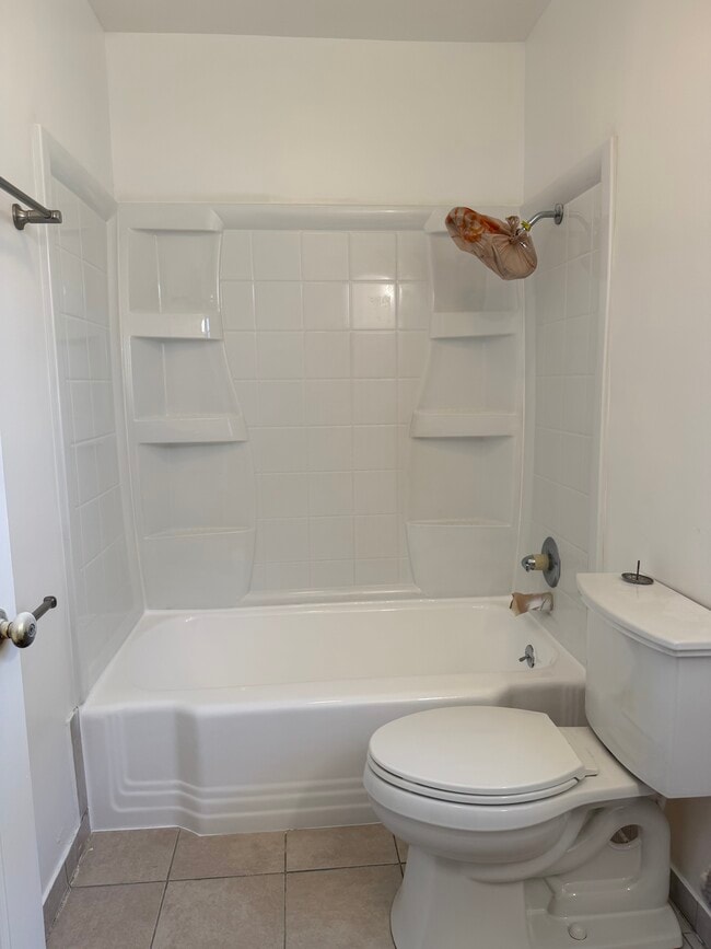 Bathroom - 116 N Belmont St Unit 1