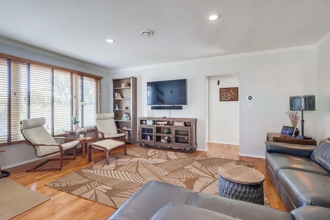 Photo - ***VACATION HOME AVAILABLE FROM FEBRUARY 1ST- OCTOBER 31ST*** MONTH TO MONTH