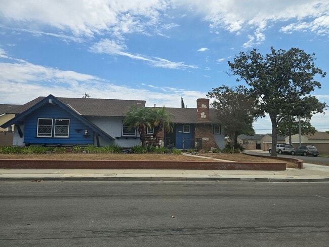 Spacious Home in Anaheim for Rent - Spacious Home in Anaheim for Rent