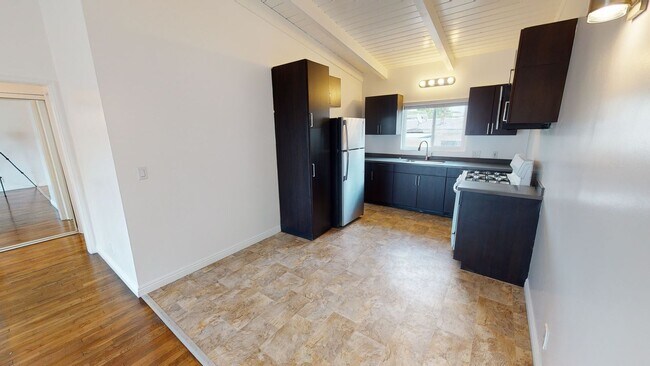 Photo - BEAUTIFUL Studio in Inglewood !!
