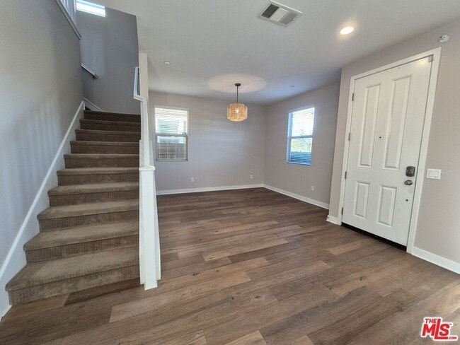 Photo - 383 Silk Tree Ave