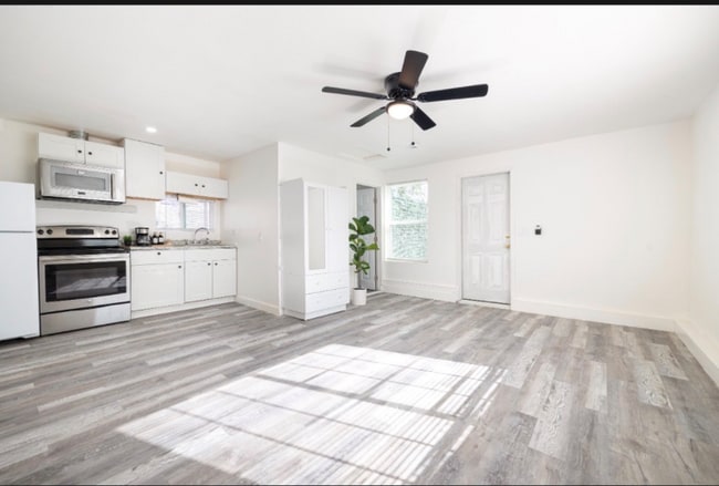 Photo - 4344 Keeler Ave