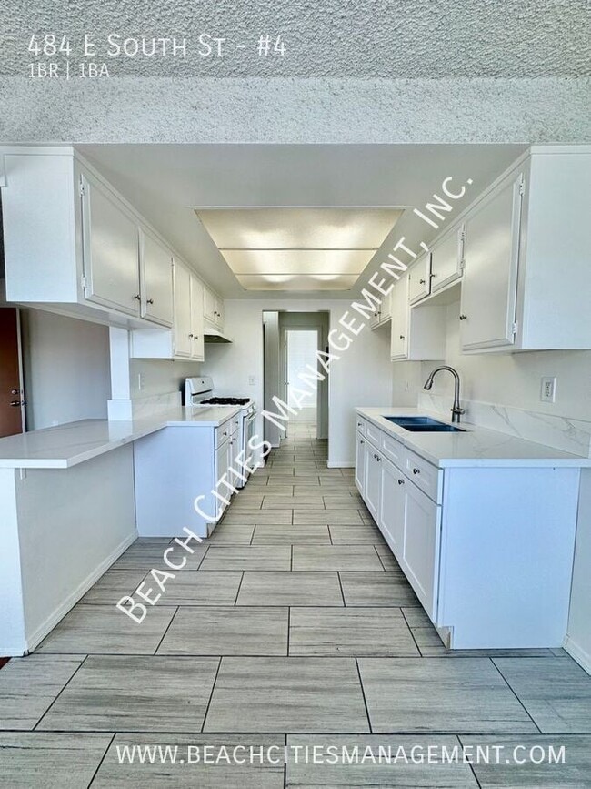 Photo - 484 E South St Unit #4